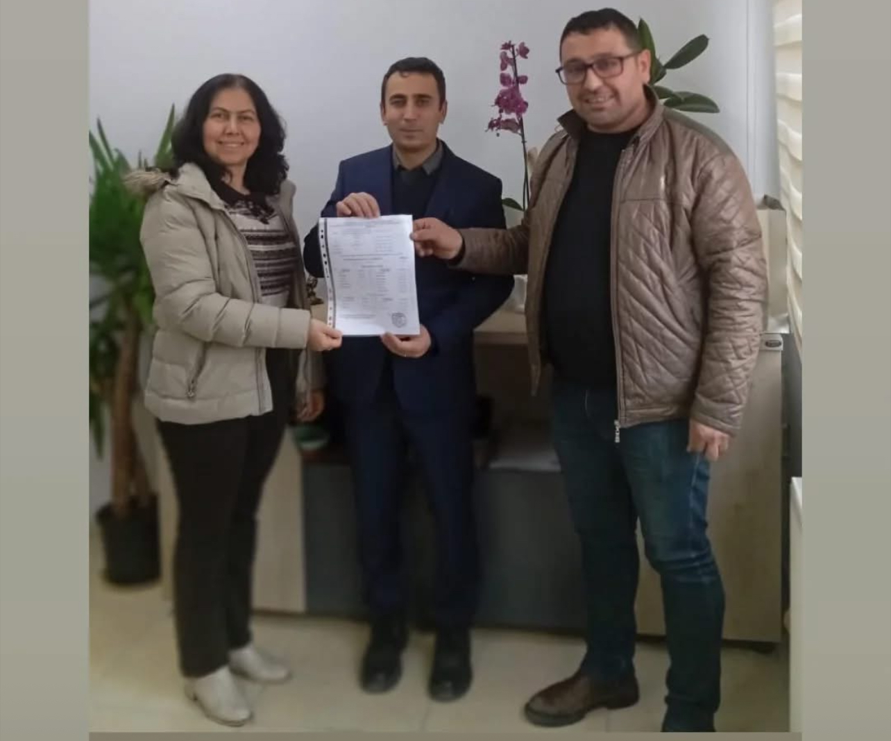 Alaşehir’de Güven Tazeleyen Başkan Mazbatasını Aldı